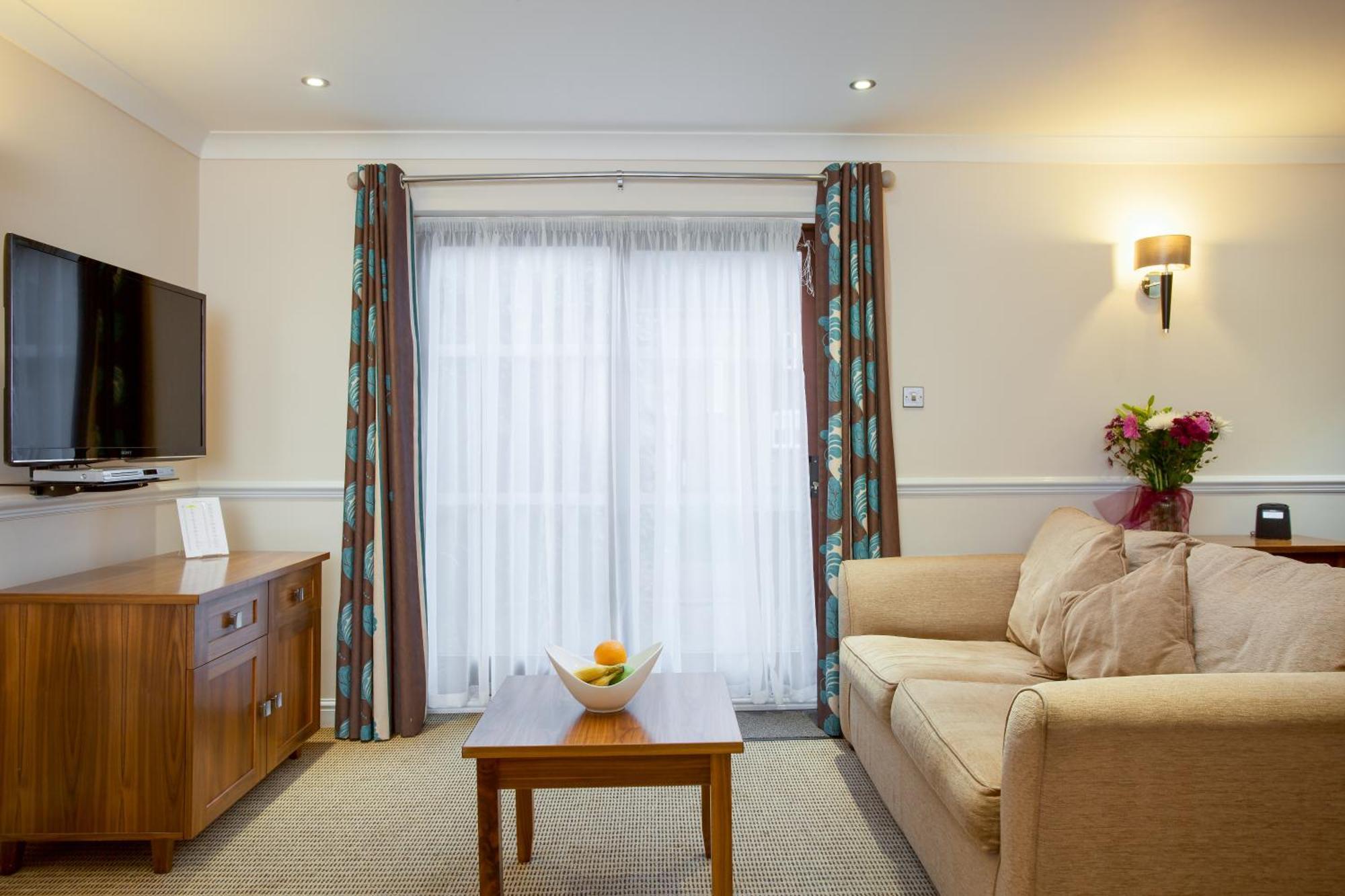 Wychnor Park Country Club Hotel Barton under Needwood Room photo