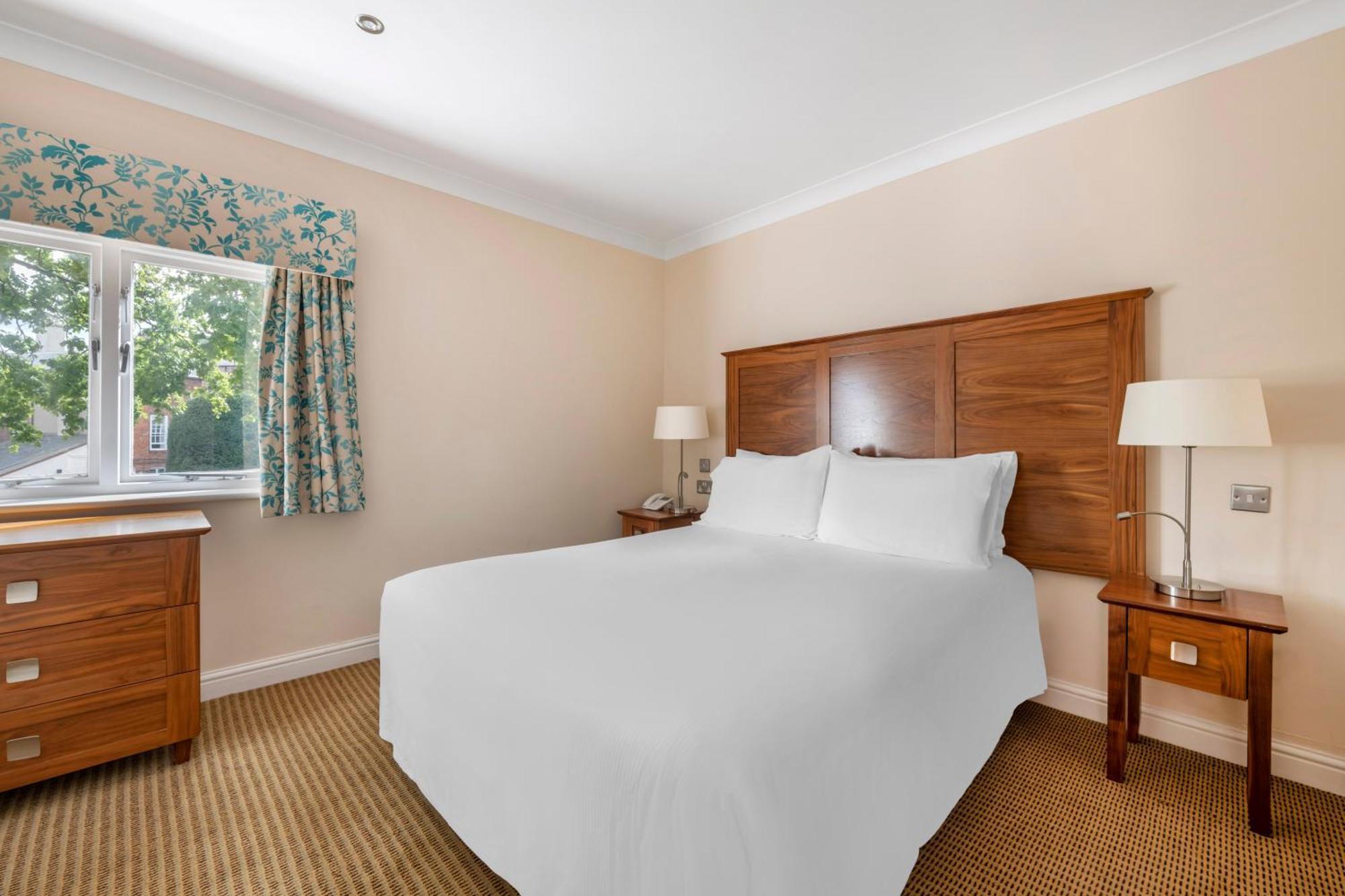Wychnor Park Country Club Hotel Barton under Needwood Room photo